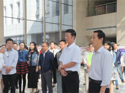 ��ֱ���ع�ί��֯��Ⱥ�ڸɲ�ְ���ιۡ����·ܽ������ꡪ��ϲӭ����ʮ�Ŵ� ׷�ϳ�Խ����������������չ��